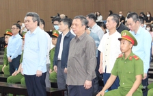 Nhận hối lộ 13,4 tỉ, cựu giám đốc Bộ NN-PTNT bật khóc khi nhắc về mẹ già