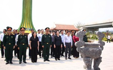 Phó thủ tướng Phạm Thị Thanh Trà dâng hương tại các địa chỉ đỏ tỉnh Quảng Trị