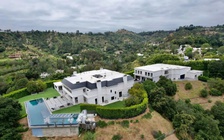 Ben Affleck tặng lại phần sở hữu biệt thự 60 triệu USD cho Jennifer Lopez