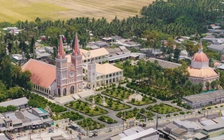 Nhà thờ gần 140 năm tuổi ở miền Tây mang kiến trúc Gothic Pháp độc đáo