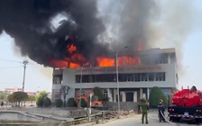 Hà Tĩnh: Cháy lớn tại showroom đồ gỗ