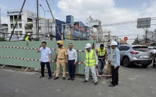 CSGT phạt đơn vị thi công metro gây cản trở giao thông tại ngã tư Bảy Hiền