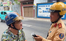 CSGT TP.HCM kiểm tra nồng độ cồn ban ngày: Hoạt động cả khung giờ 10 - 14 giờ
