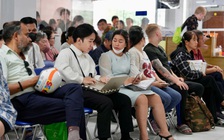 Nhờ 'cò' làm hộ chiếu trên mạng, cẩn thận bị đánh cắp dữ liệu