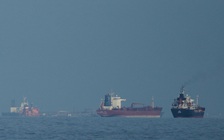 Iran tuyên bố mở lại eo biển Hormuz, ông Trump cảm ơn