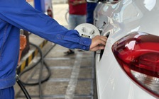 Giá xăng dầu hôm nay 17.4.2026: Đà tăng giá dầu thô chững lại 