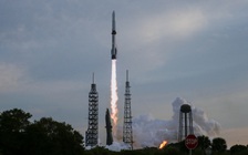 Tên lửa của tỉ phú Jeff Bezos đưa vệ tinh lên quỹ đạo thất bại