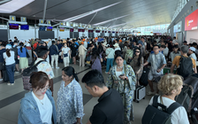 Du lịch cận lễ tăng nhiệt