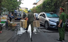 Người dân TP.HCM bức xúc vì mùi hôi từ điểm bán gia cầm, phường ra quân xử lý