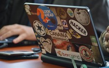 Thói quen trang trí laptop có thể khiến máy nhanh xuống cấp