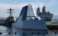 Siêu chiến hạm USS Zumwalt của Mỹ bị cháy