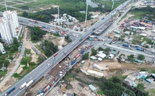 Nút giao 4 tầng ở cửa ngõ cảng Cát Lái đạt 75% tiến độ, còn 'kẹt' 6 hộ dân