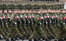 Ba quốc gia chi tiêu quân sự hơn một nửa toàn cầu