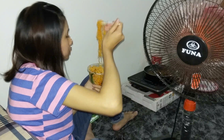 Trong những phòng trọ chật hẹp mùa nắng: 'Chỉ thở thôi cũng thấy nóng'