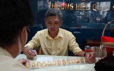 'Ôm' vàng vẫn lỗ