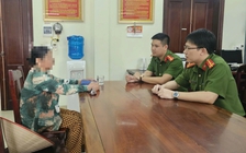 Người phụ nữ quyết chuyển tiền cho lừa đảo, công an đưa về trụ sở mới 'tỉnh ngộ'