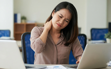 4 kiểu đau cổ vai gáy cảnh báo thoái hóa sớm cột sống cổ