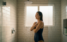 Nắng nóng: Tắm lạnh hay ấm, khi nào tốt? Chuyên gia cảnh báo sai lầm thường gặp