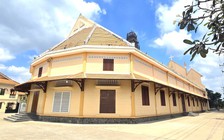 Những nhà thờ độc đáo: Kỳ bí tháp chuông 800 tấn ở nhà thờ Cái Mơn