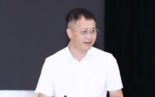 Xem xét điều chỉnh giá trần vé máy bay nội địa