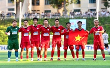 Đội bóng Trường ĐH Thủy lợi nhận thưởng hơn 1 tỉ đồng, cầu thủ đón 'mưa' học bổng