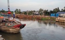 Người lái vỏ lãi tử nạn gần đập ngăn mặn sông Trà Lân ở Đồng Tháp