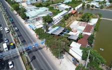 Sắp cưỡng chế, thu hồi khu đất công mua bán giấy tay giờ thành quán cà phê