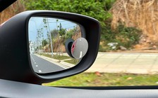 Xe ô tô đời mới có cần lắp gương cầu lồi?