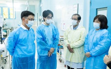 Hà Anh Tuấn cùng lãnh đạo UBND TP.HCM tiếp sức bệnh nhi ghép gan