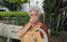 Người dân 'ngộp thở' vì mùi hôi từ công ty thức ăn gia súc