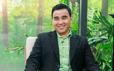 Quyền Linh: Tôi ăn mì gói, đi xe máy cũng bị nói 'than nghèo kể khổ'
