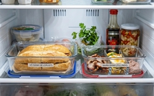 Nguy cơ ngộ độc bánh mì mùa nóng: Bác sĩ nhấn mạnh '3 đúng'