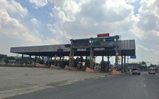 Trạm thu phí gần cầu Đồng Nai bỏ hoang, cản trở giao thông