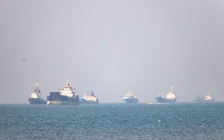Loạt tàu bị tấn công ở Hormuz, Mỹ cáo buộc Iran 'đứng sau'