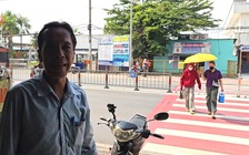 Mở dải phân cách tỉnh lộ 8, TP.HCM: Công nhân chấm dứt cảnh leo rào đi làm