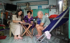 Thủ tục gọn, dân lợi: Làm cả thứ bảy, đến tận nhà hỗ trợ