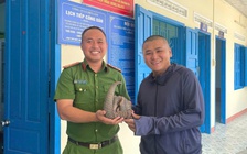 5 thanh niên ở Khánh Hòa giao nộp tê tê Java quý hiếm cho công an
