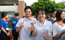 Thí sinh bất ngờ vì đề toán THPT 'dễ hơn nhiều', 'chỉ bằng 6-7 phần' năm 2025