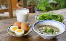 Trứng hay sữa: Chuyên gia giải đáp lựa chọn nào tốt hơn để tăng protein