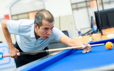 Billiards: Trần Quyết Chiến bất ngờ tung sê-ri 20 điểm, ngược dòng đánh bại Chiêm Hồng Thái