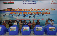 Tập đoàn Vingroup tặng 260 bồn chứa nước ngọt cho ngư dân