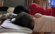 Tranh cãi chuyện cho con ngủ trễ dịp hè