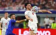 HLV Tuchel nói điều cực bất ngờ về chấn thương của Declan Rice sau trận Anh thắng Croatia, hóa ra là…