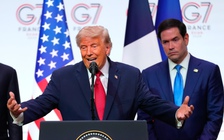 'Quay xe' về chương trình tên lửa Iran, ông Trump bị chỉ trích kịch liệt