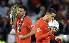 Fan Ronaldo 'cầu cứu' ngôi sao quá cố Diogo Jota: Hãy chuyền cho CR7