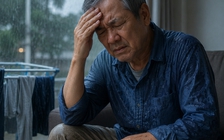 Mặc đồ ẩm, đau đầu khi trời lạnh có gây đột quỵ? Bác sĩ giải đáp