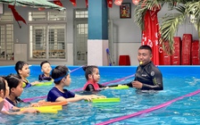Tìm hoạt động hè miễn phí ở TP.HCM: Có lớp phổ cập bơi 10 buổi cho trẻ