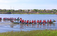Rộn ràng giải đua thuyền trên dòng sông quê hương nhà thơ Tế Hanh