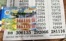 Mua 2 tờ vé số ủng hộ người bán dạo, trúng độc đắc xổ số miền Nam
