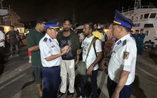 Sau vụ lật ca nô ở Phú Quốc, đưa 70 khách nước ngoài vào bờ an toàn